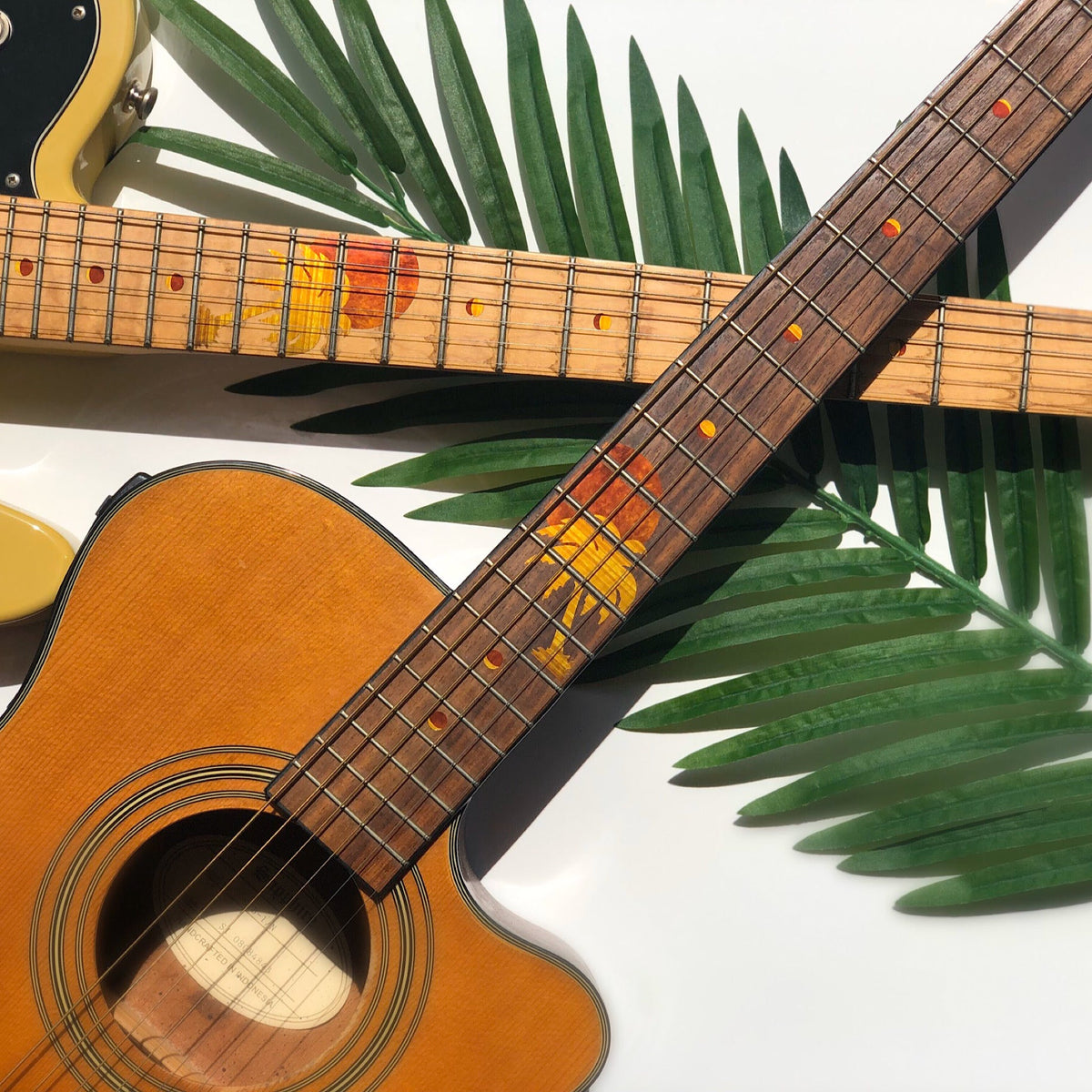 Sunset silhouette with palm trees wood grain design fret markers for guitars - Inlay Stickers Jockomo